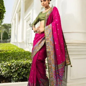 Magenta Printed Silk Blend Saree With Unstitched Blouse Piece